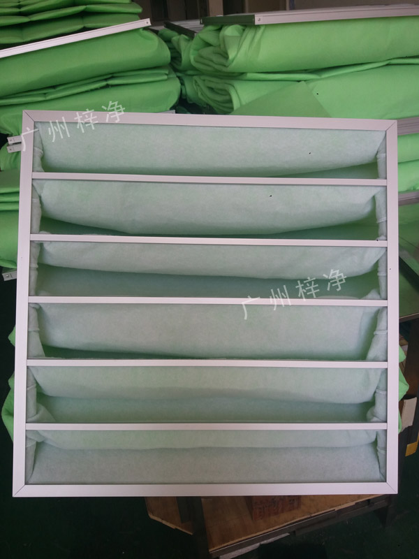 過濾棉袋式初效過濾器采用G4等級過濾棉制作,過濾精度為5um。 過濾棉袋式初效過濾器采用G4等級過濾棉制作,過濾精度為5um。