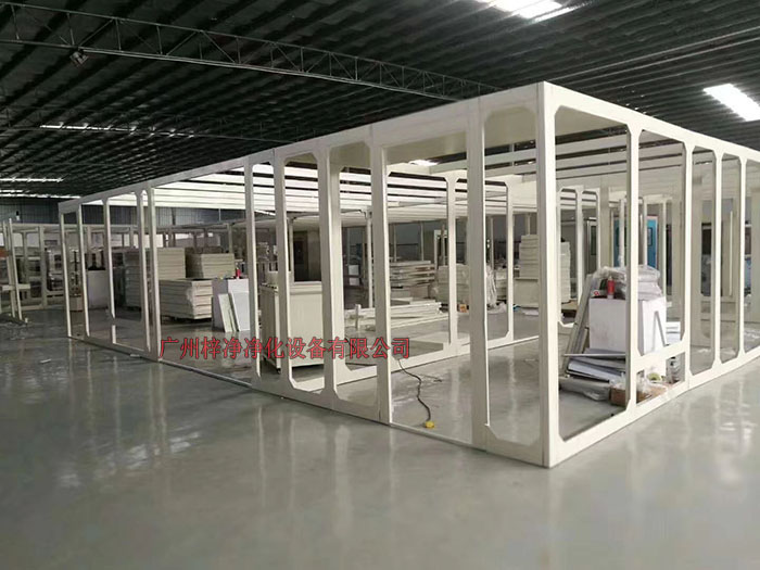 潔凈棚通過其特定的結構和設計，如全封閉系統、FFU、高效空氣過濾器（HEPA）等