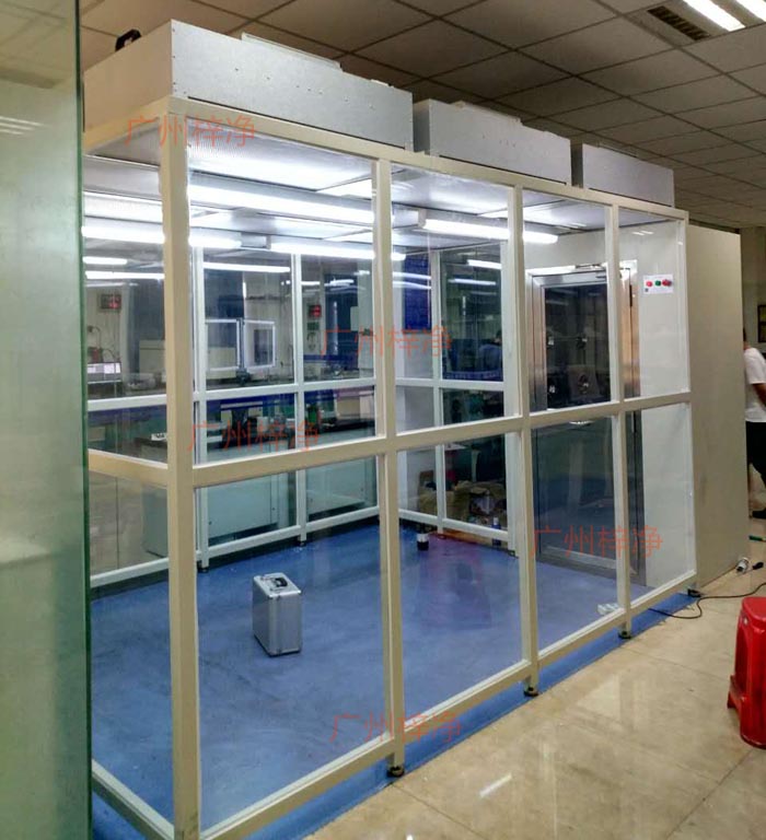 潔凈棚FFU包括初級過濾器和高效過濾器，確保吸入和排出的空氣達到相應的潔凈度標準。
